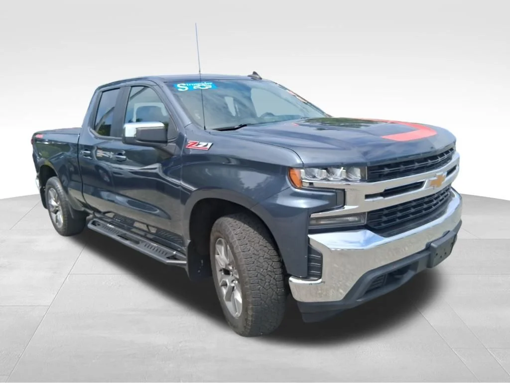 Used 2021 Gray Chevrolet LT image 19