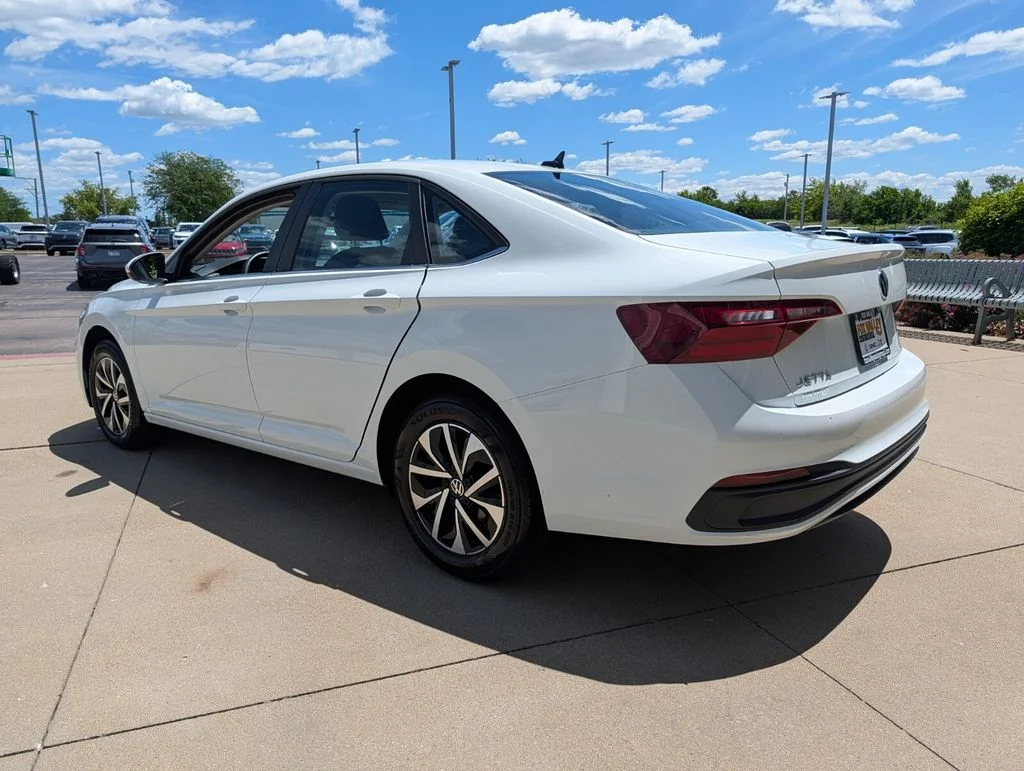 Certified Used 2023 White Volkswagen 1.5T S image 3