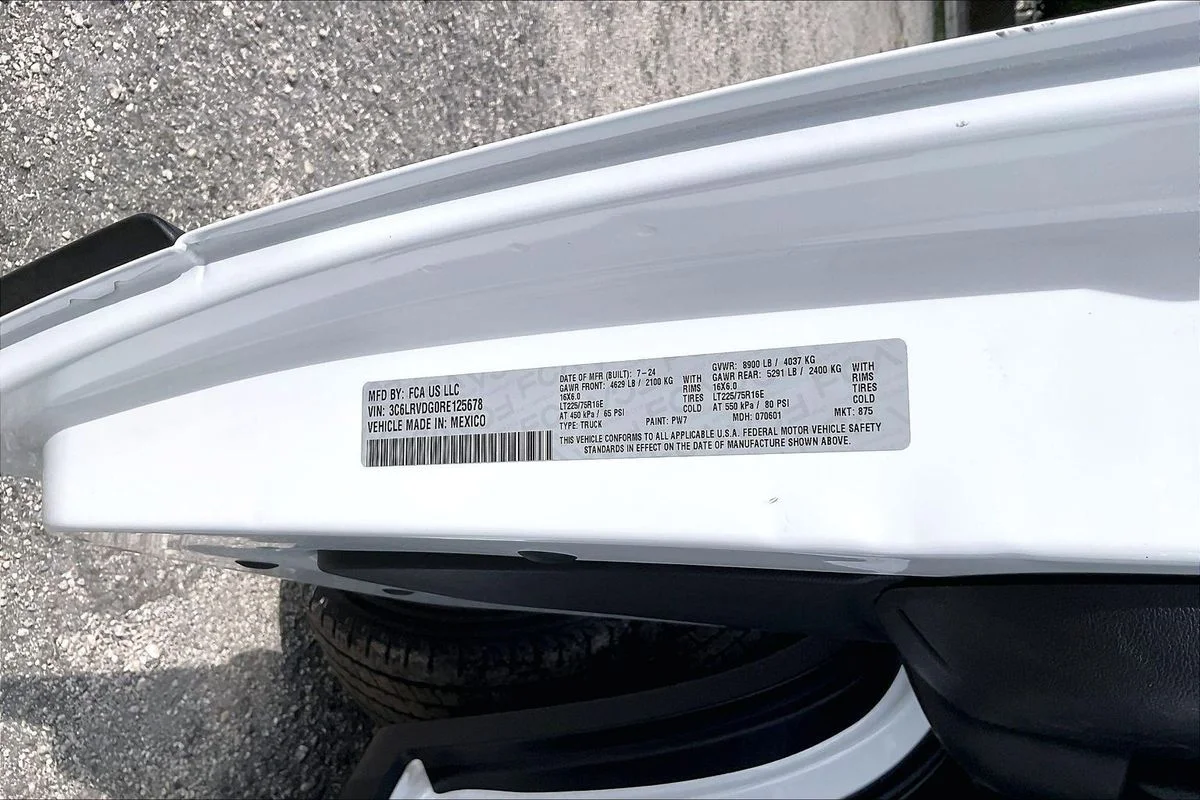 Used 2024  Ram Cargo Van Tradesman High Roof 159" WB w/Pass image 14