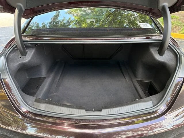 Used 2020 GARNET METALLIC Cadillac Luxury image 18