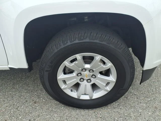 Used 2022 Summit White Chevrolet LT image 3