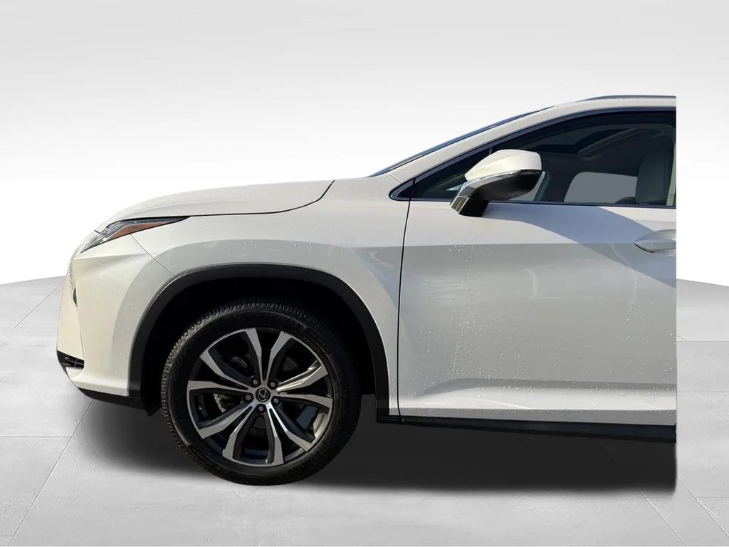 Used 2019 White Lexus 350 image 24