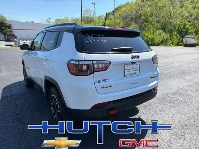 Used 2025 White Jeep Trailhawk image 4