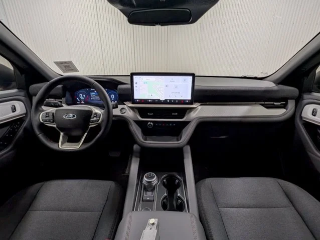 New 2027 Carbonized Gray Metallic Ford Active image 32