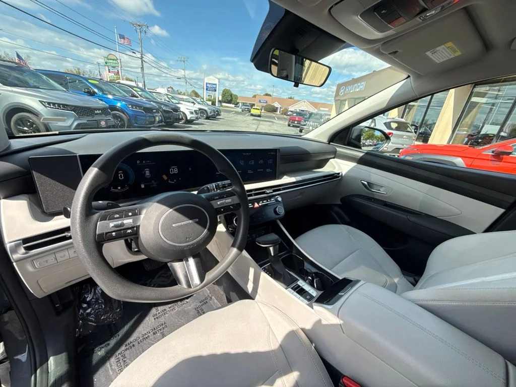 Used 2025 Gray Hyundai SEL image 16