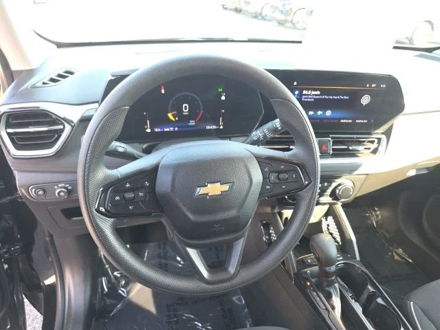 Used 2025 Black Chevrolet LT image 17