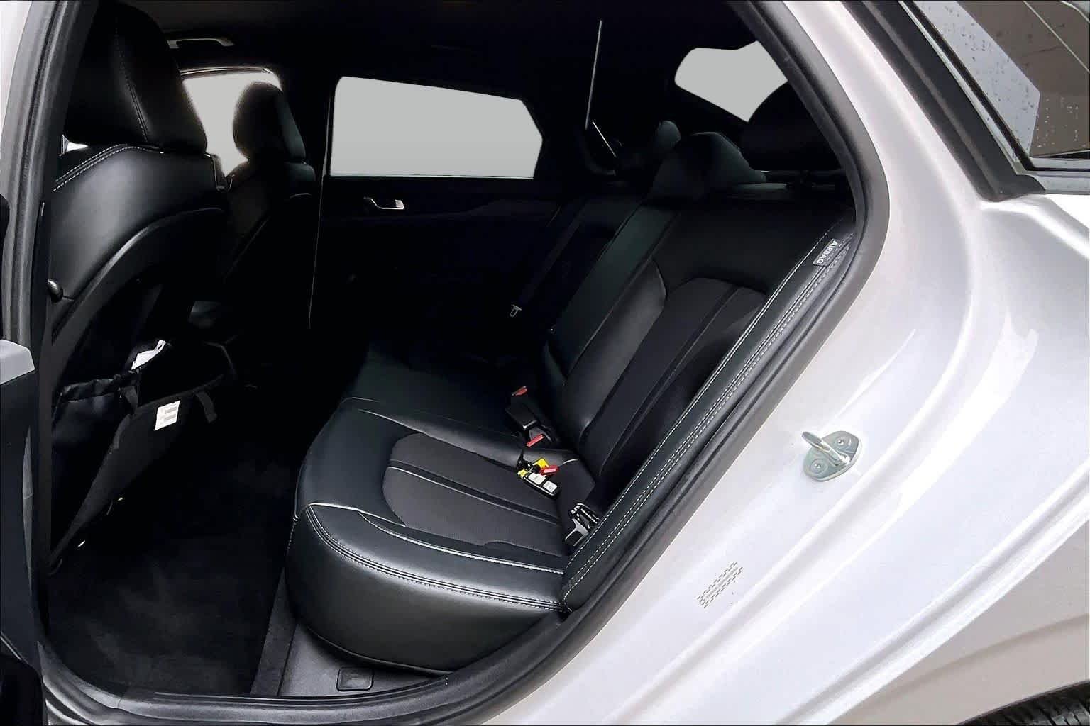 Used 2024 Glacial White Pearl Kia GT-Line image 20
