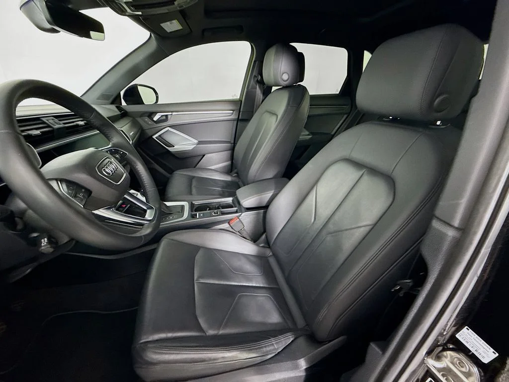 Used 2019 Mythos Black Metallic Audi 2.0T Premium Plus image 5