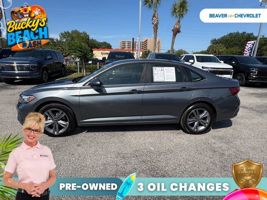 Used 2024  Volkswagen SE image 4