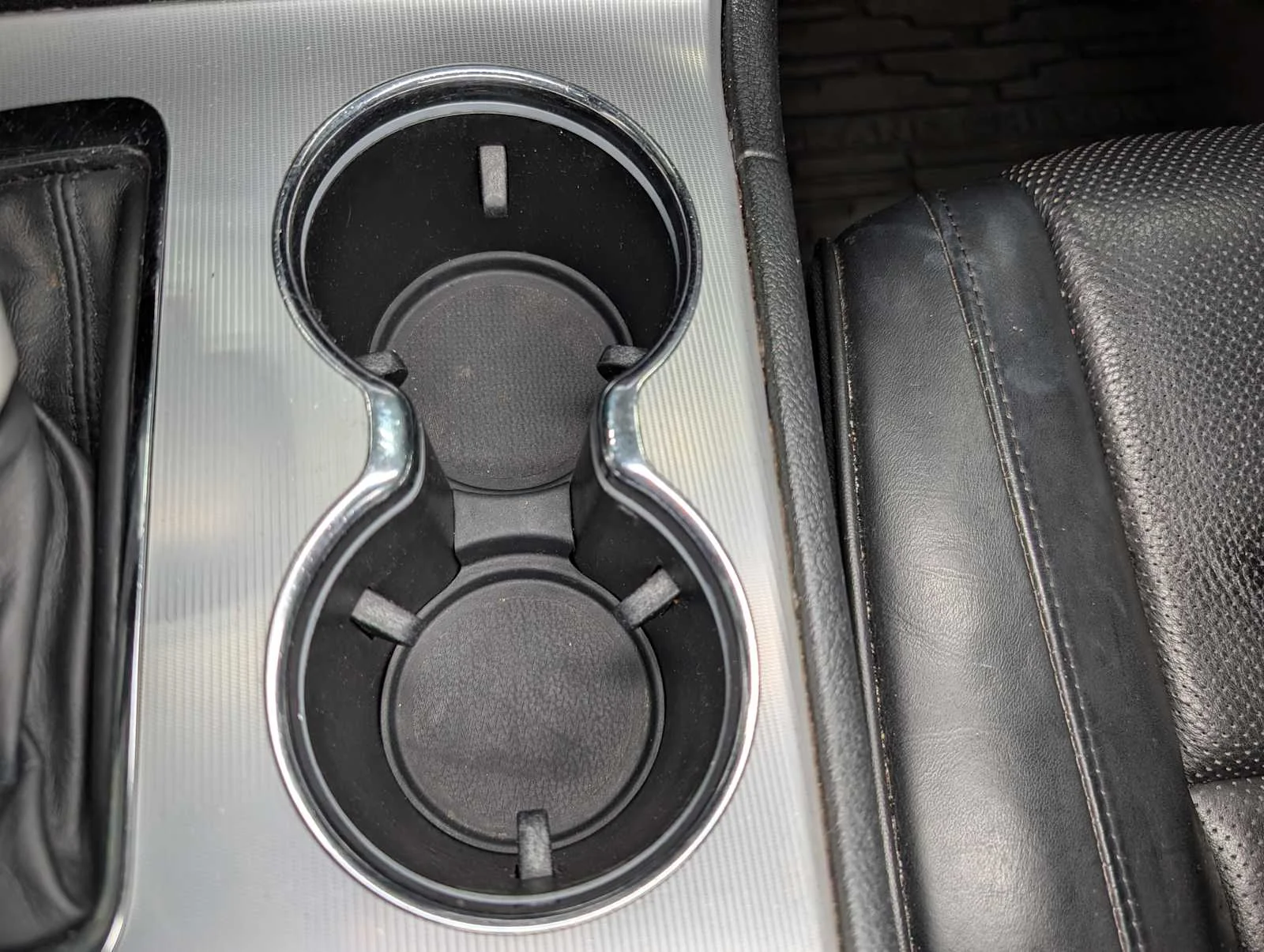 Used 2018 Ivory Tri-Coat Pearl Jeep Summit image 29