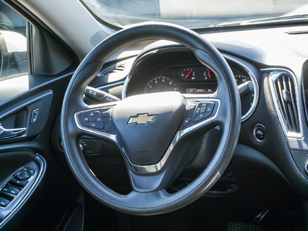 Used 2020 White Chevrolet LT image 16