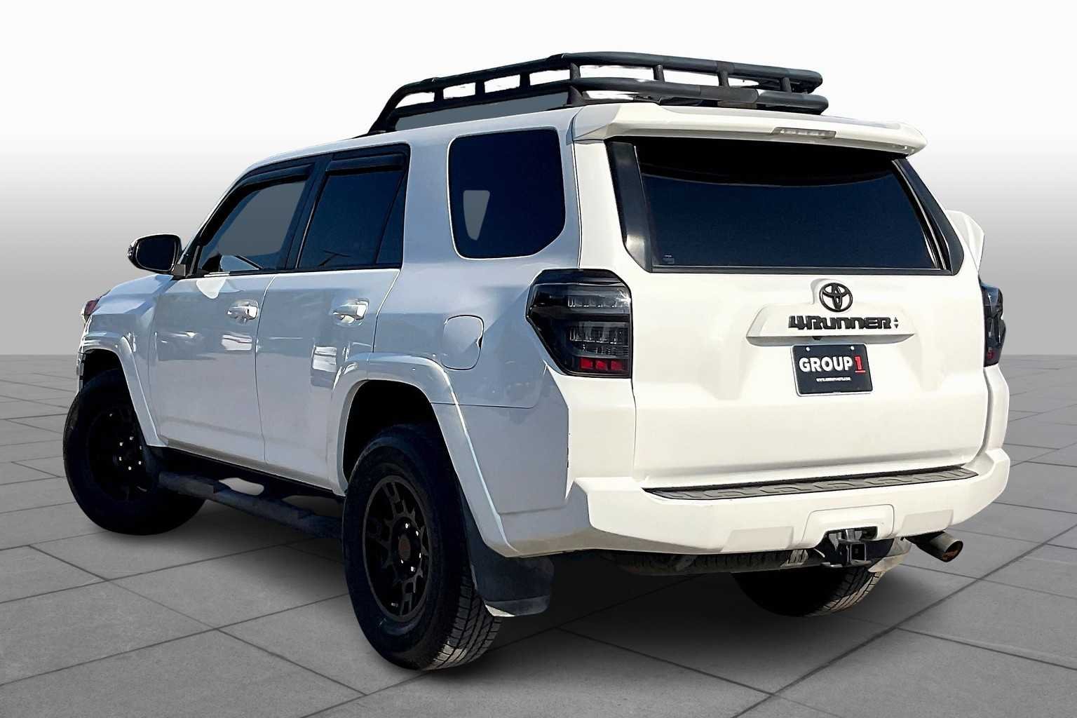 Used 2020 Super White Toyota SR5 image 11