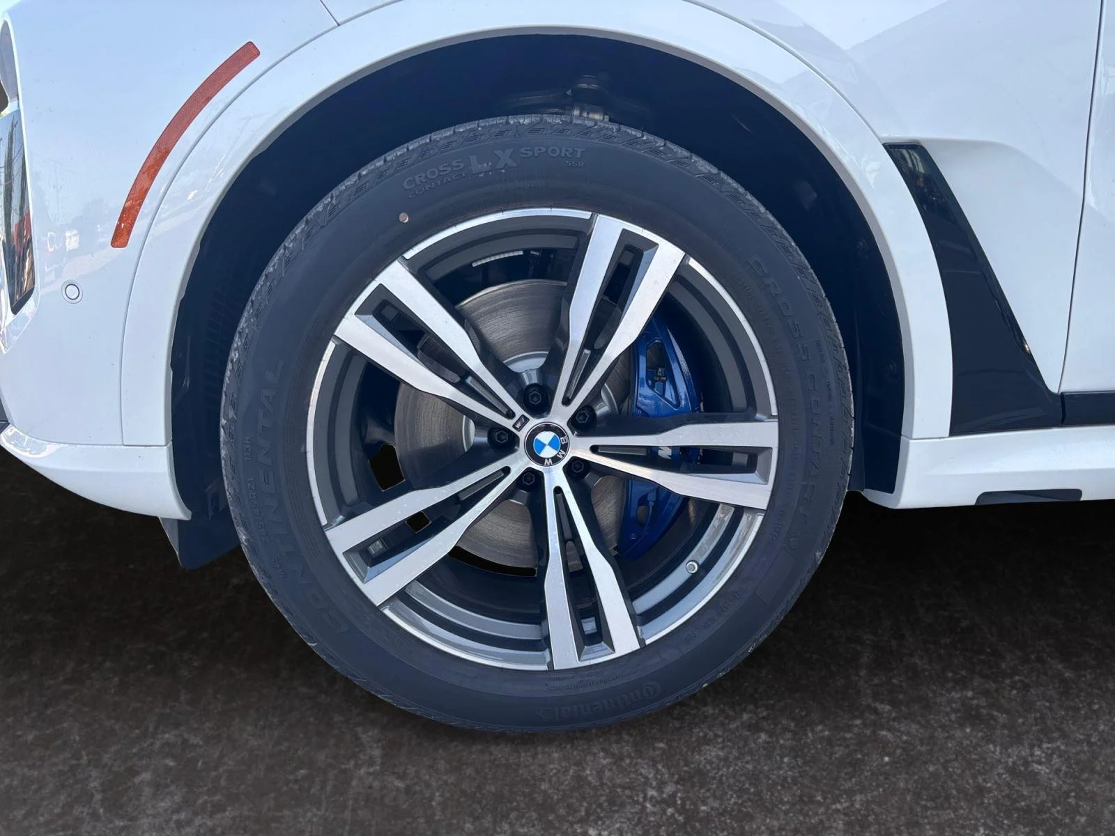 New 2027 Mineral White Metallic BMW xDrive40i image 29