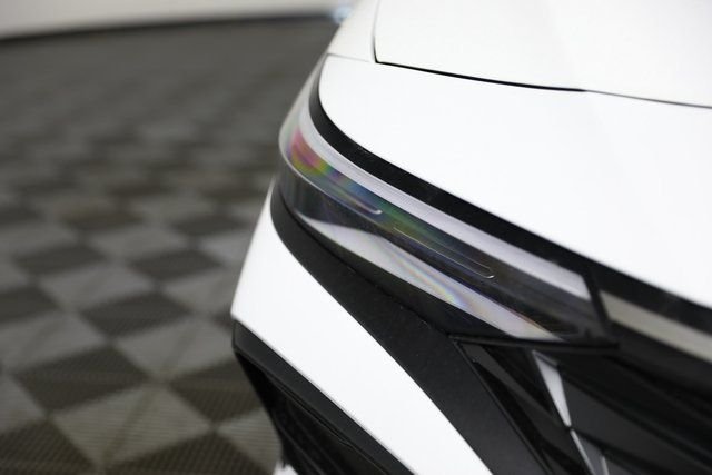 2025 Hyundai Elantra Limited - Photo 27