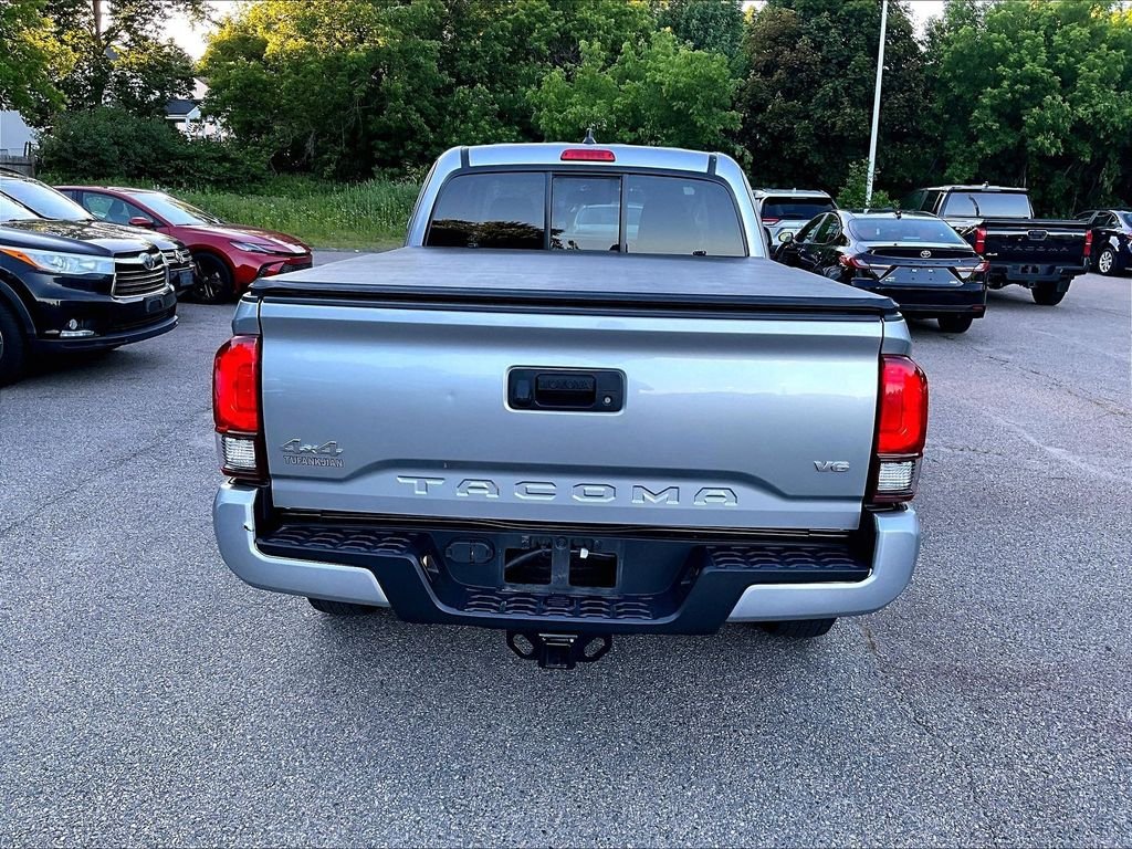 Used 2022 Silver Toyota SR5 image 10