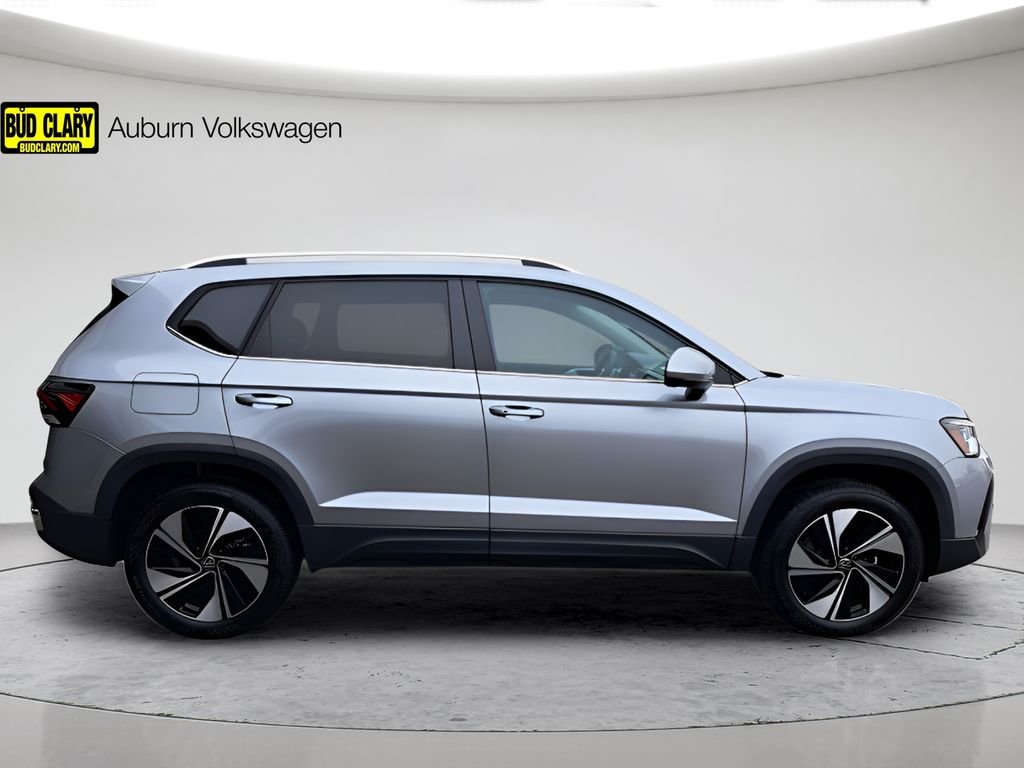 2025 Volkswagen Taos SE - Photo 6