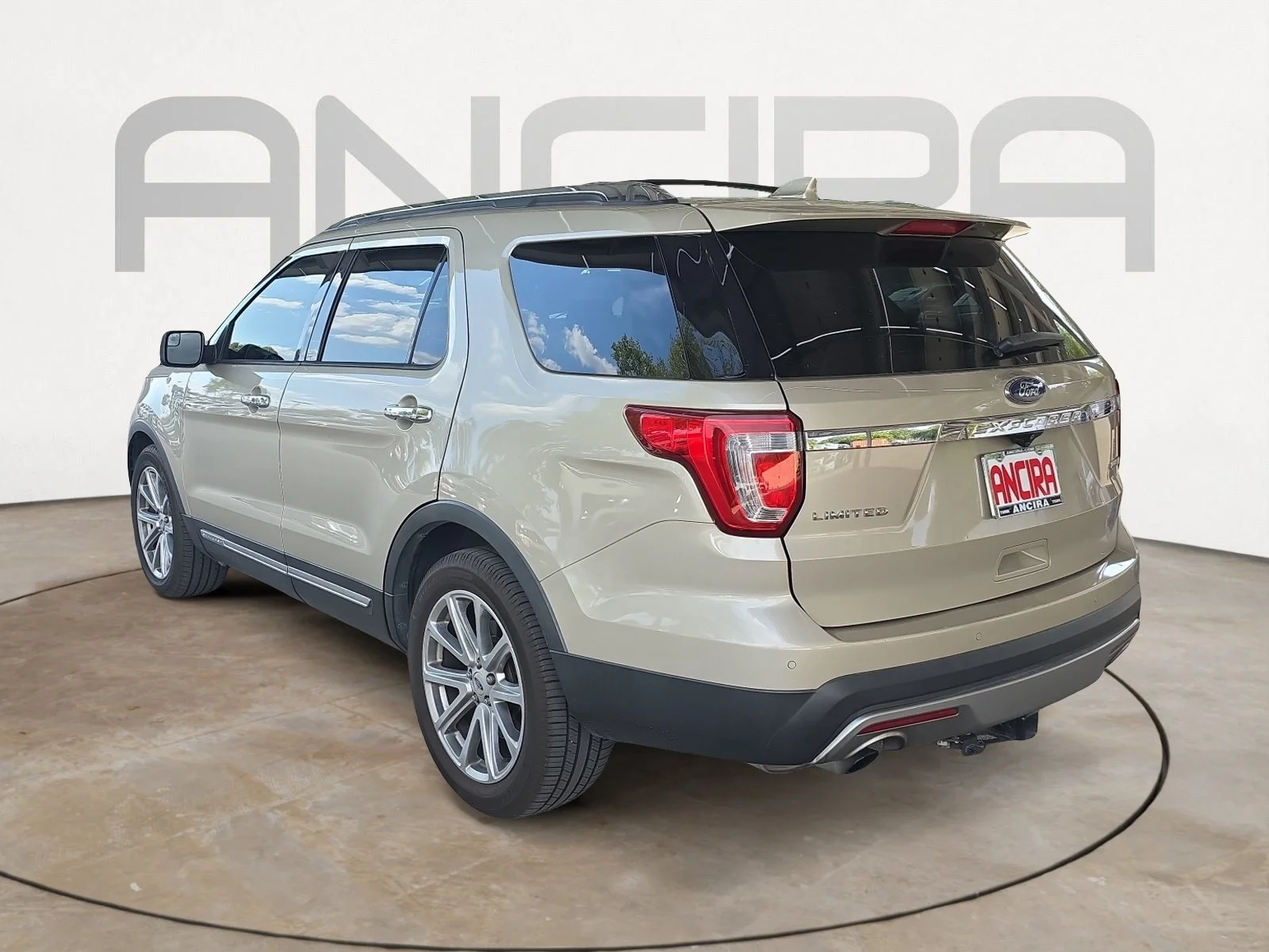 Used 2017 White Gold Metallic Ford Limited image 5