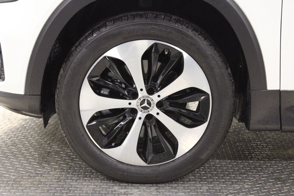 Certified Used 2026  Mercedes-Benz GLB 250 image 17