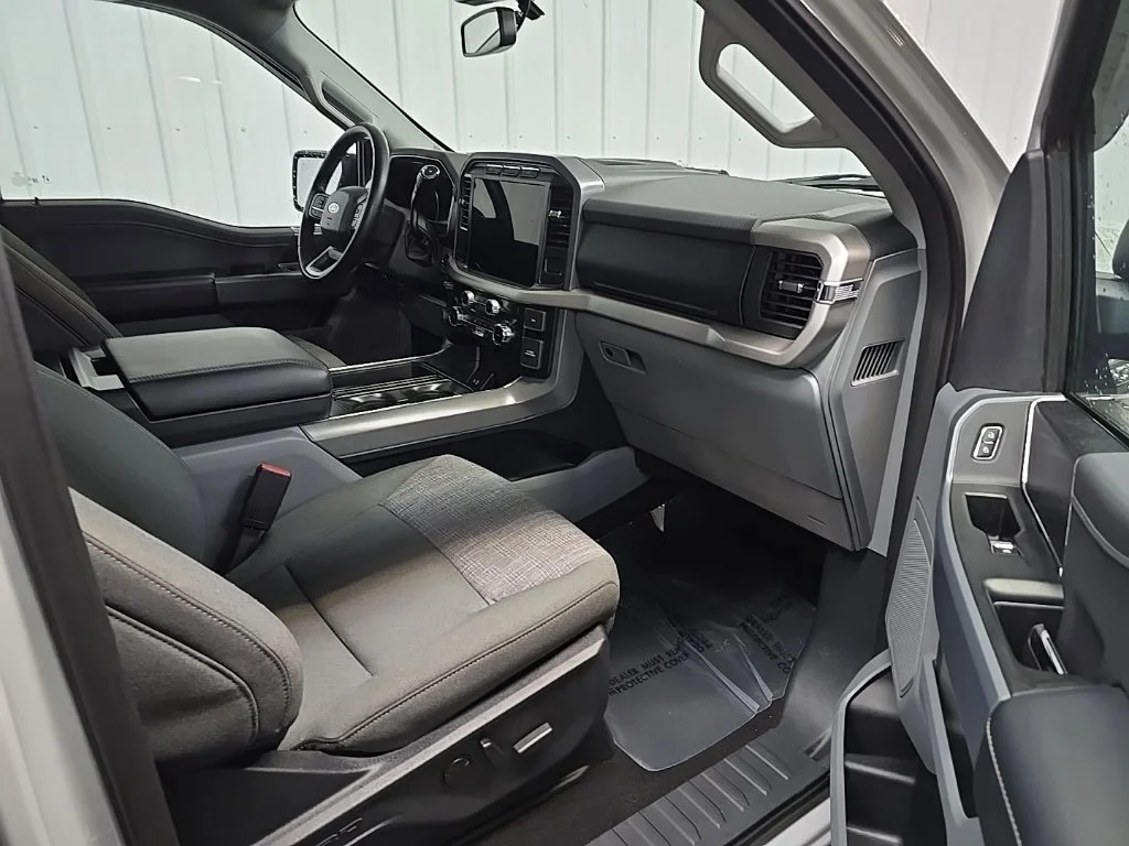 Used 2023 White Ford XLT image 16