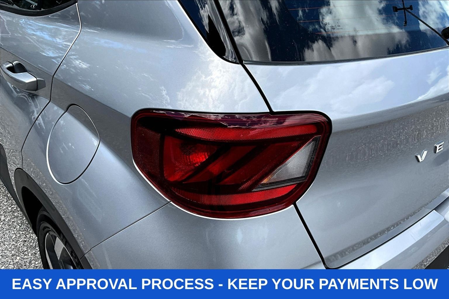 Used 2025 Silver Hyundai SEL image 30