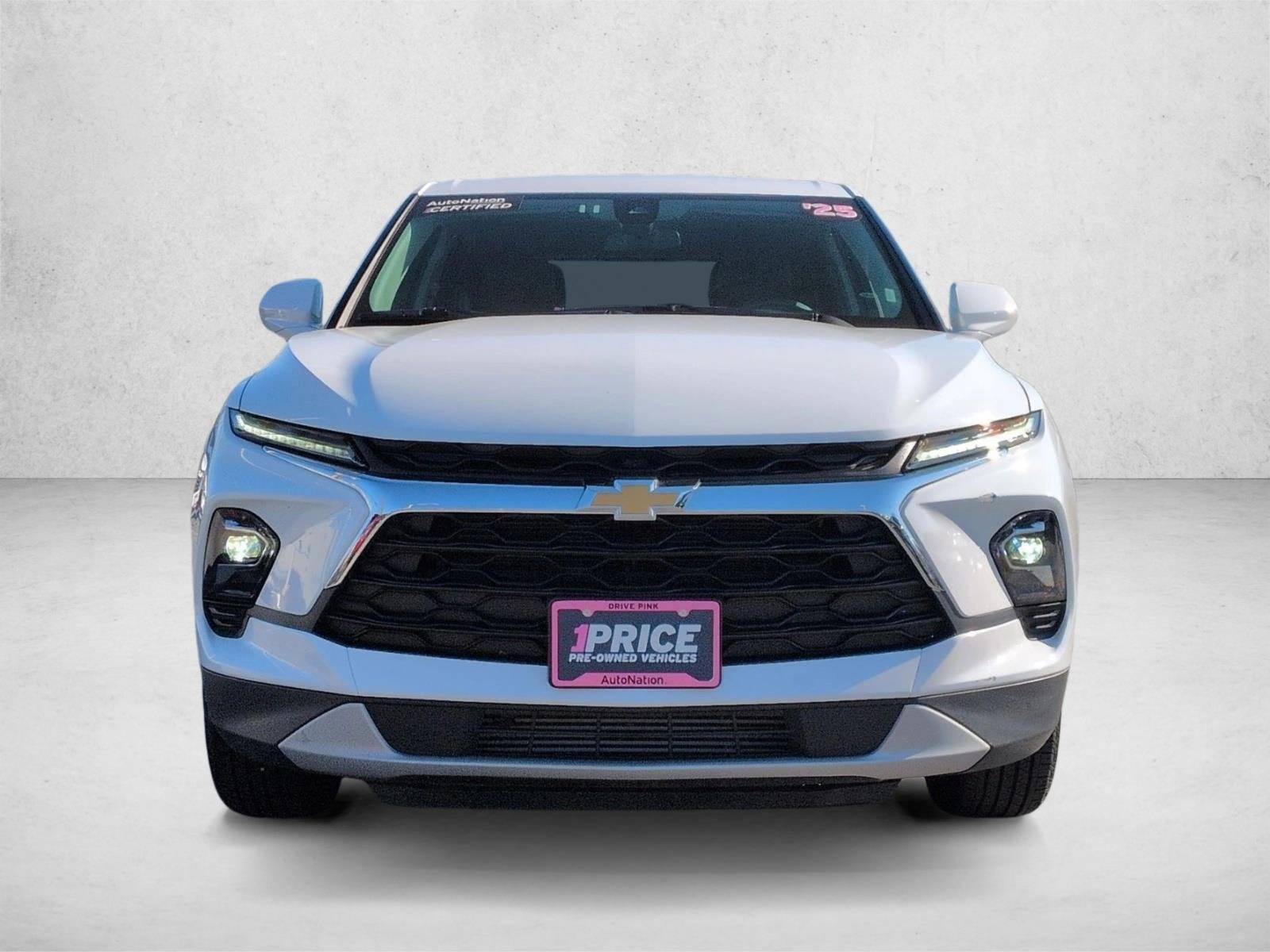 Used 2025 Summit White Chevrolet LT image 2