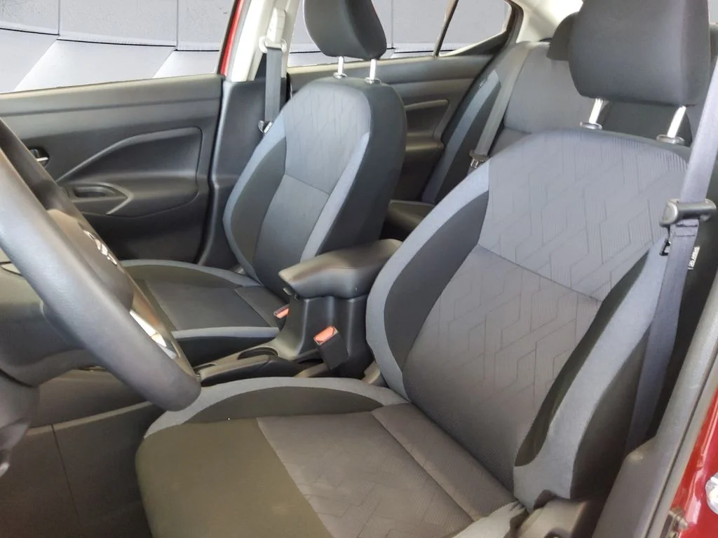 Used 2025 Red Nissan 1.6 SV image 8