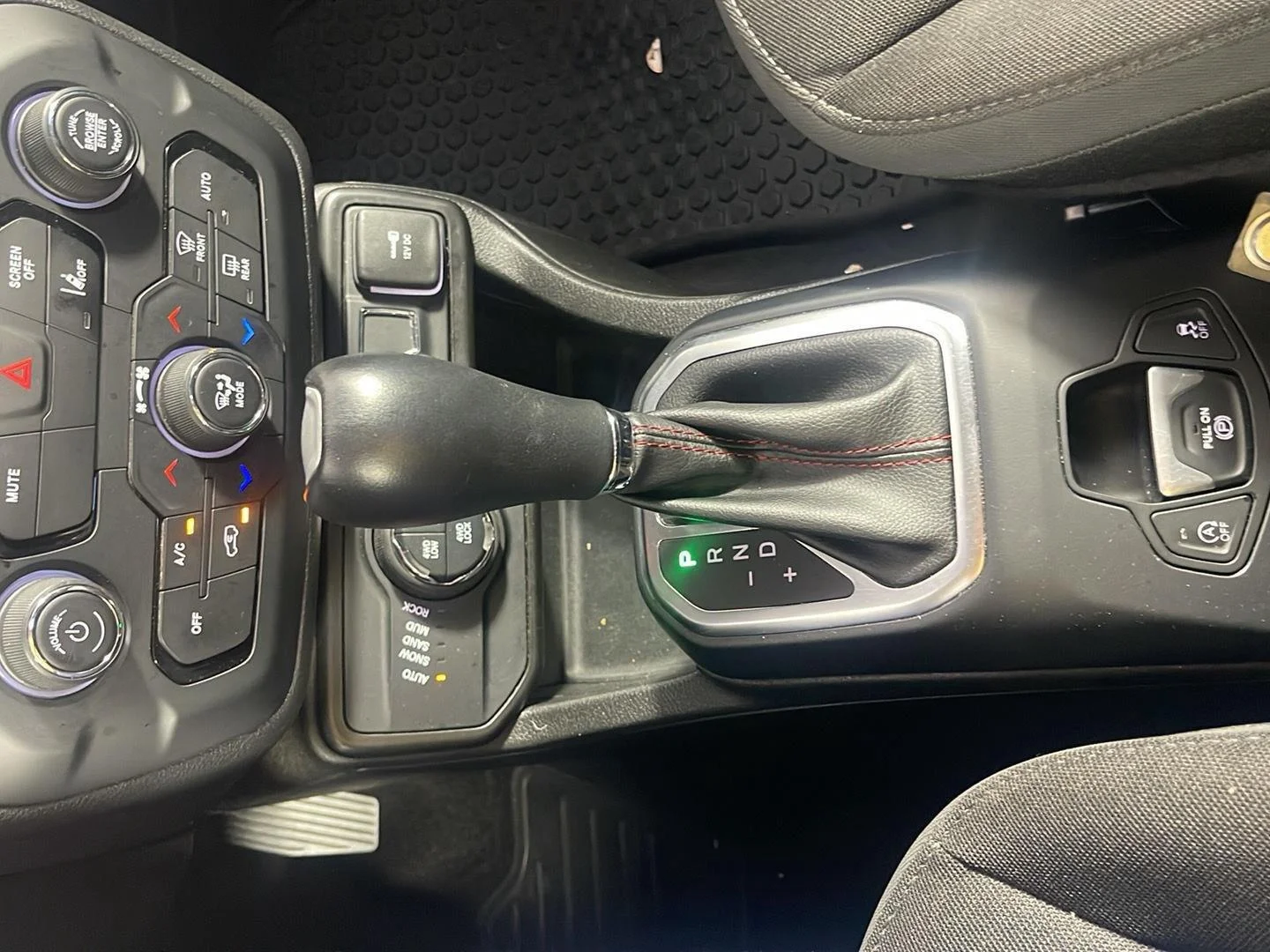 Used 2023 Black Clearcoat Jeep Trailhawk image 19