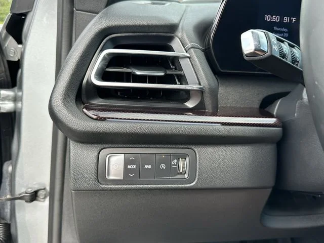 Used 2024 Gray Chevrolet Z71 image 31