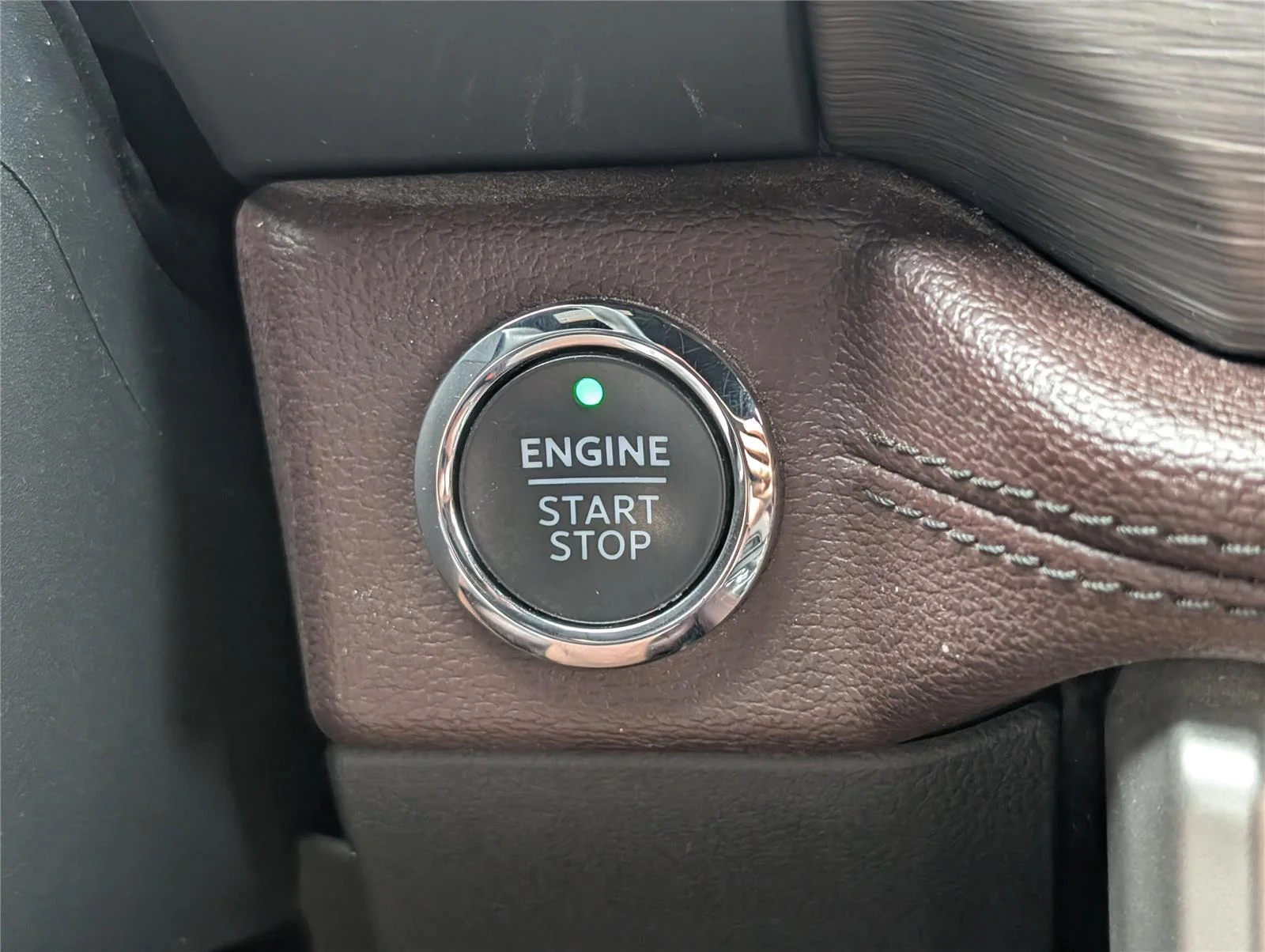 Used 2024 Oxford White Ford Limited image 24
