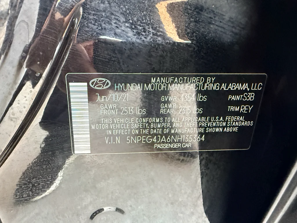 Used 2022 Phantom Black Hyundai SE image 32