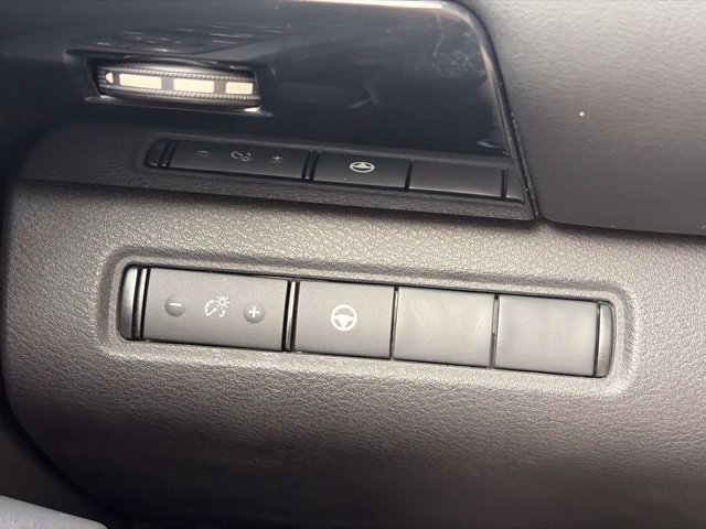 Used 2024 Gray Nissan SV image 31