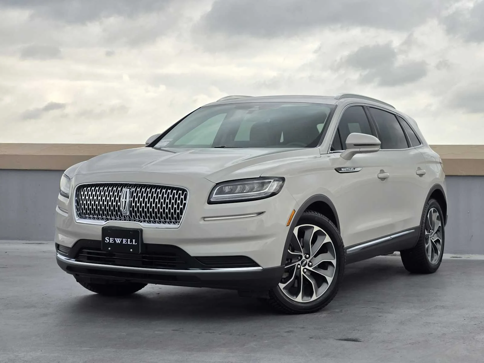2023 Lincoln Nautilus Reserve AWD's photo