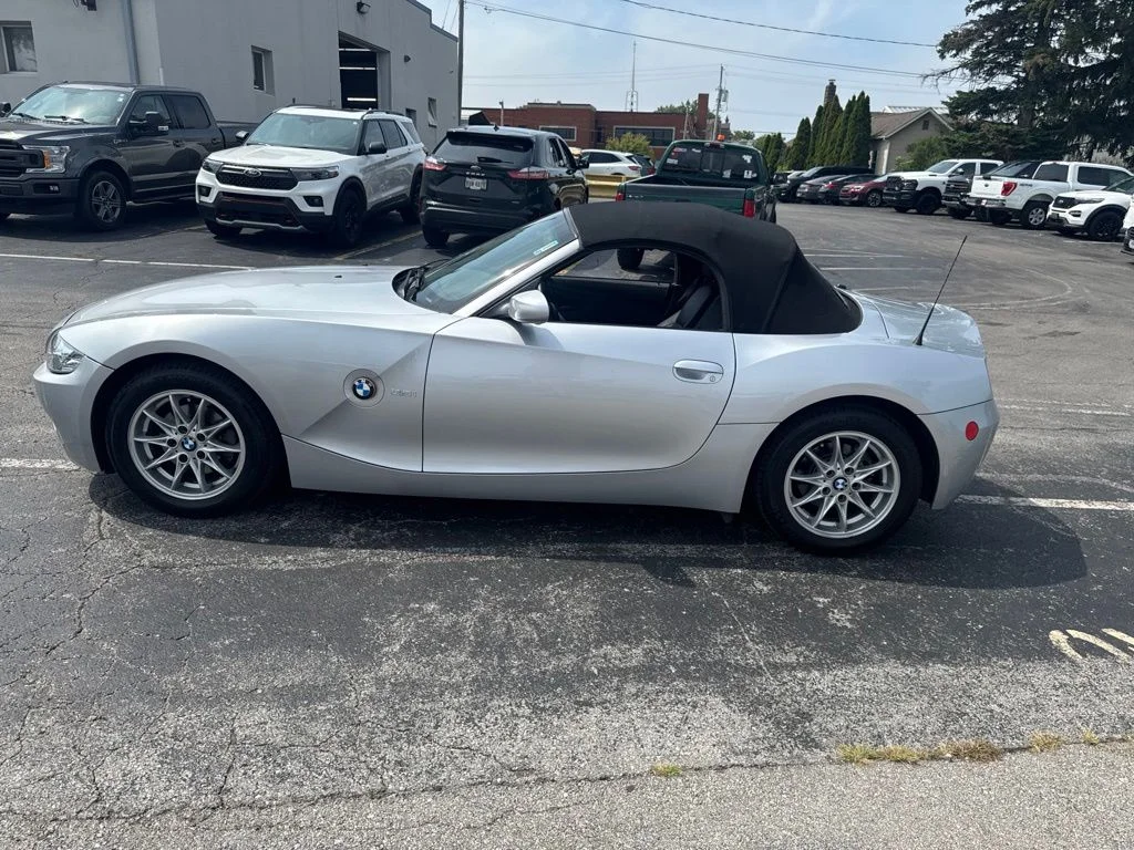 Used 2004 Gray BMW 2.5i image 31