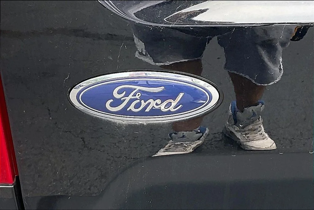 Used 2024 Black Ford Outer Banks image 31