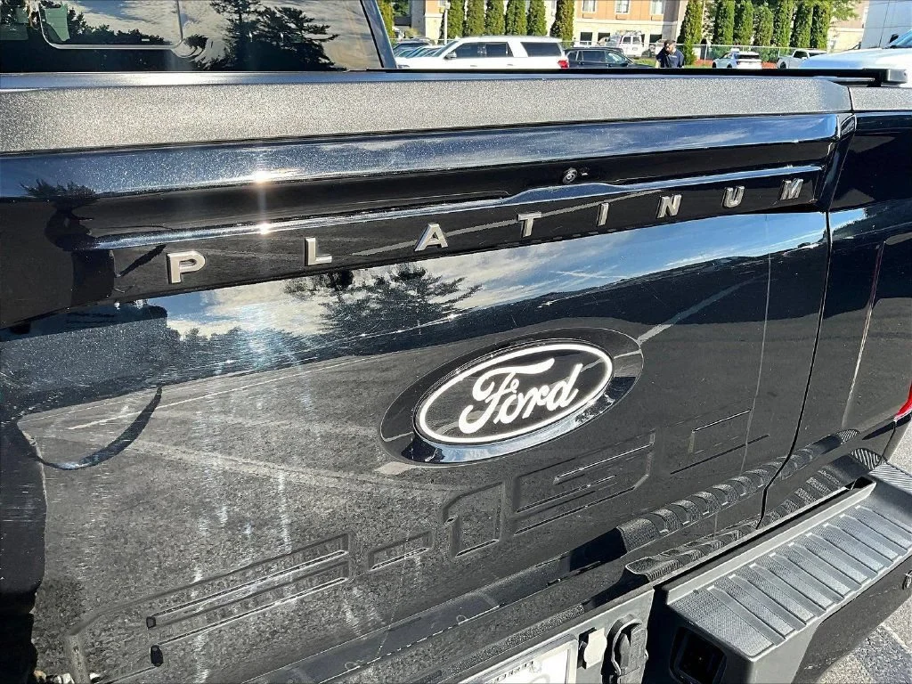 Used 2024 Black Metallic Ford Platinum image 27