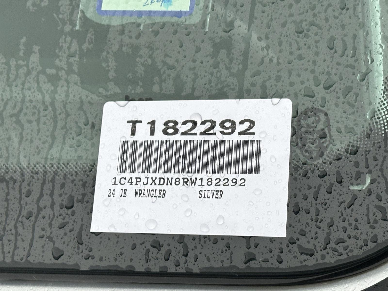 Used 2024 Silver Zynith Clearcoat Jeep Sport S image 14