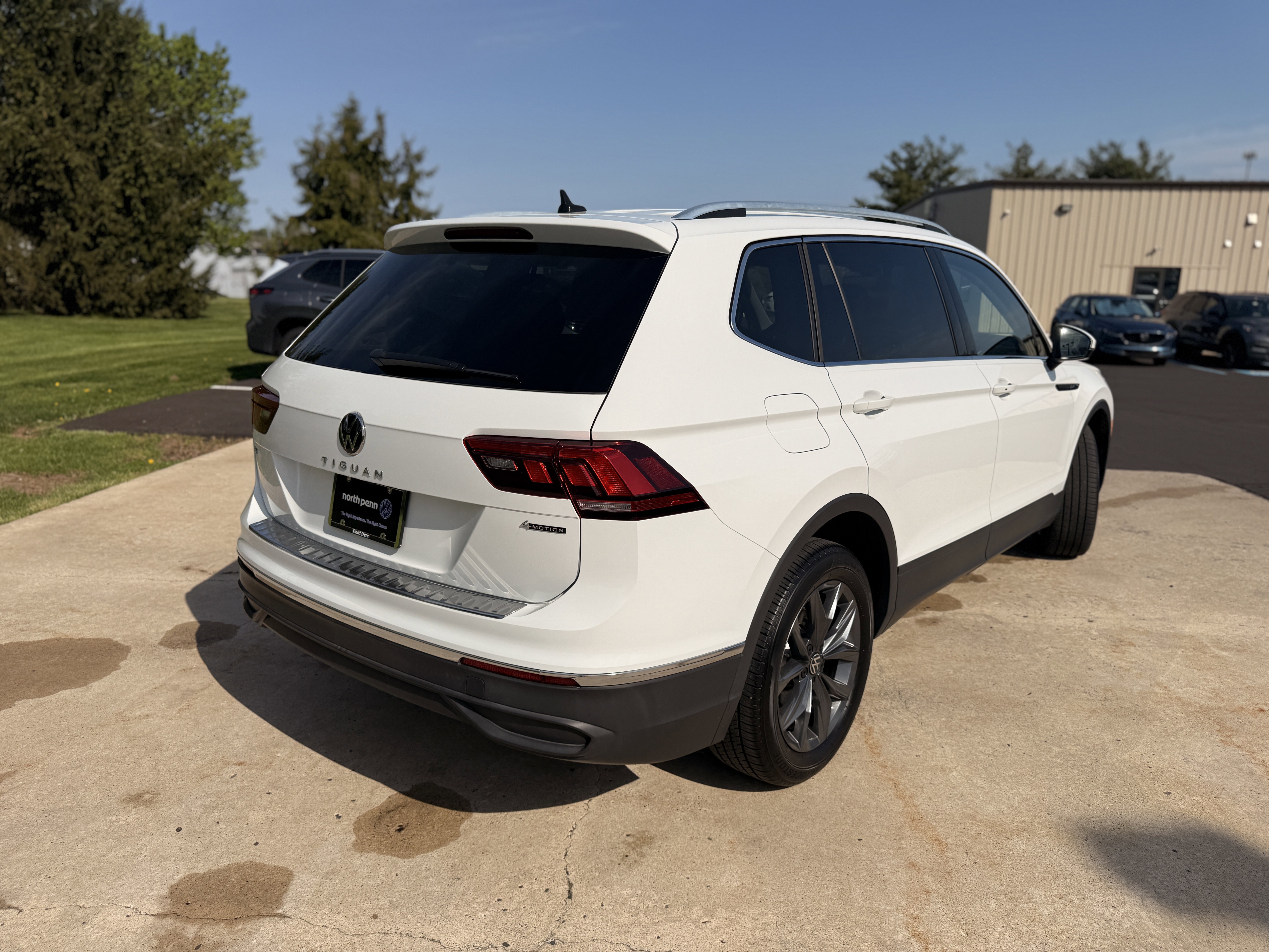 Used 2022  Volkswagen SE image 13