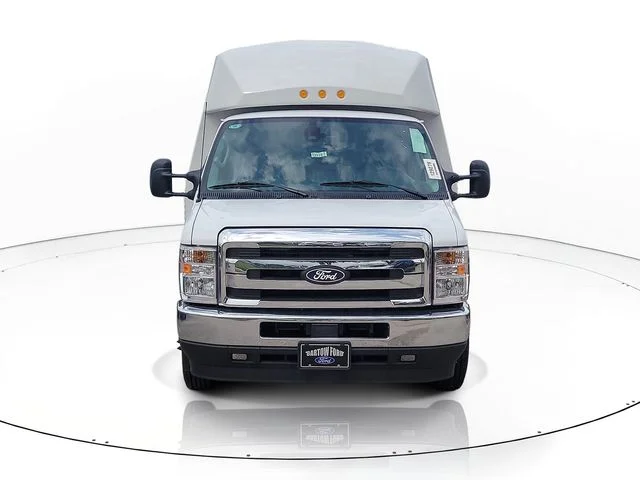 New 2027 Oxford White Ford Base image 2