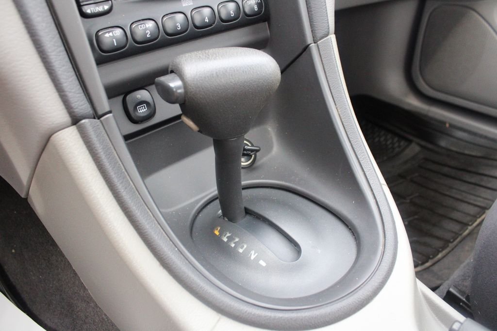 Used 2003 Silver Ford V6 image 12