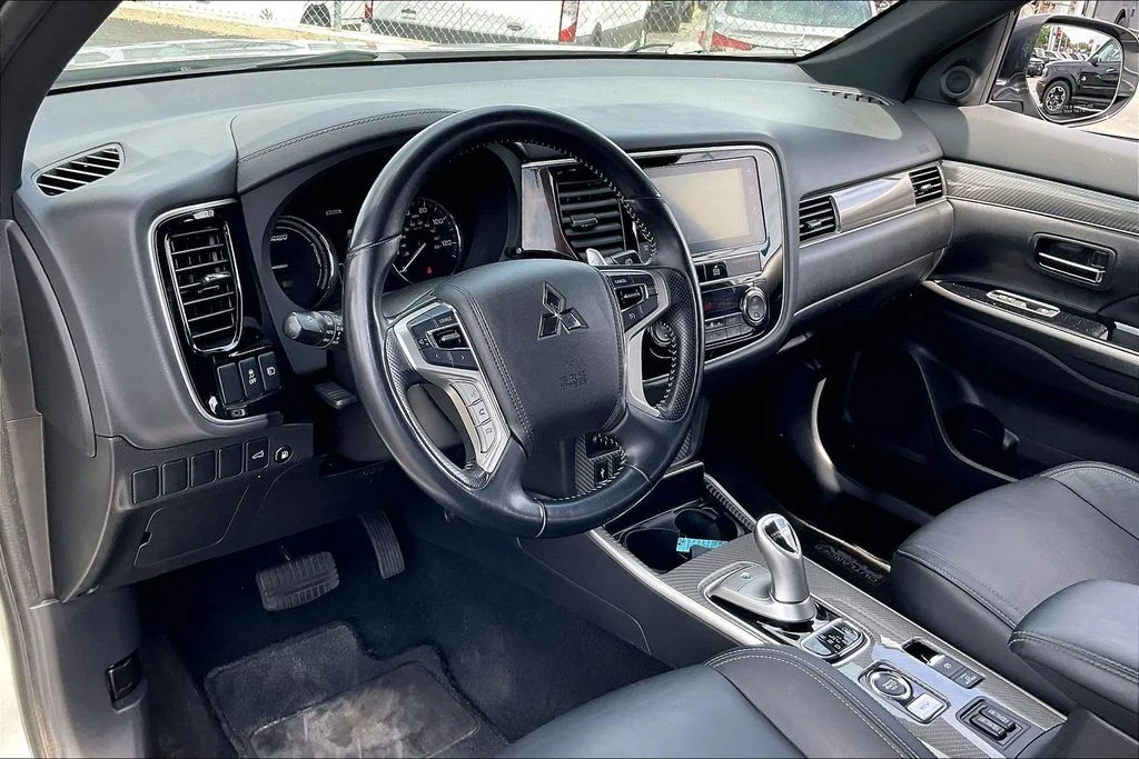 Used 2019 Alloy Silver Metallic Mitsubishi SEL image 13