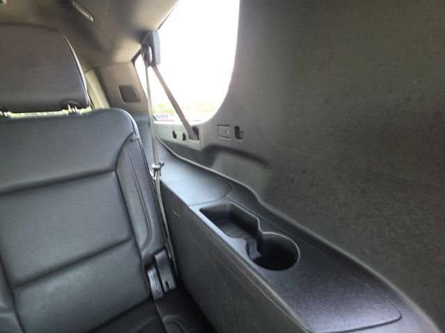 Used 2025 Gray Chevrolet Z71 image 31