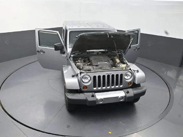 Used 2013 Silver Jeep Sahara image 37