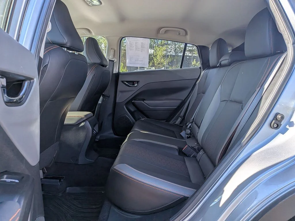 Used 2025 Ice Silver Metallic Subaru Limited image 19