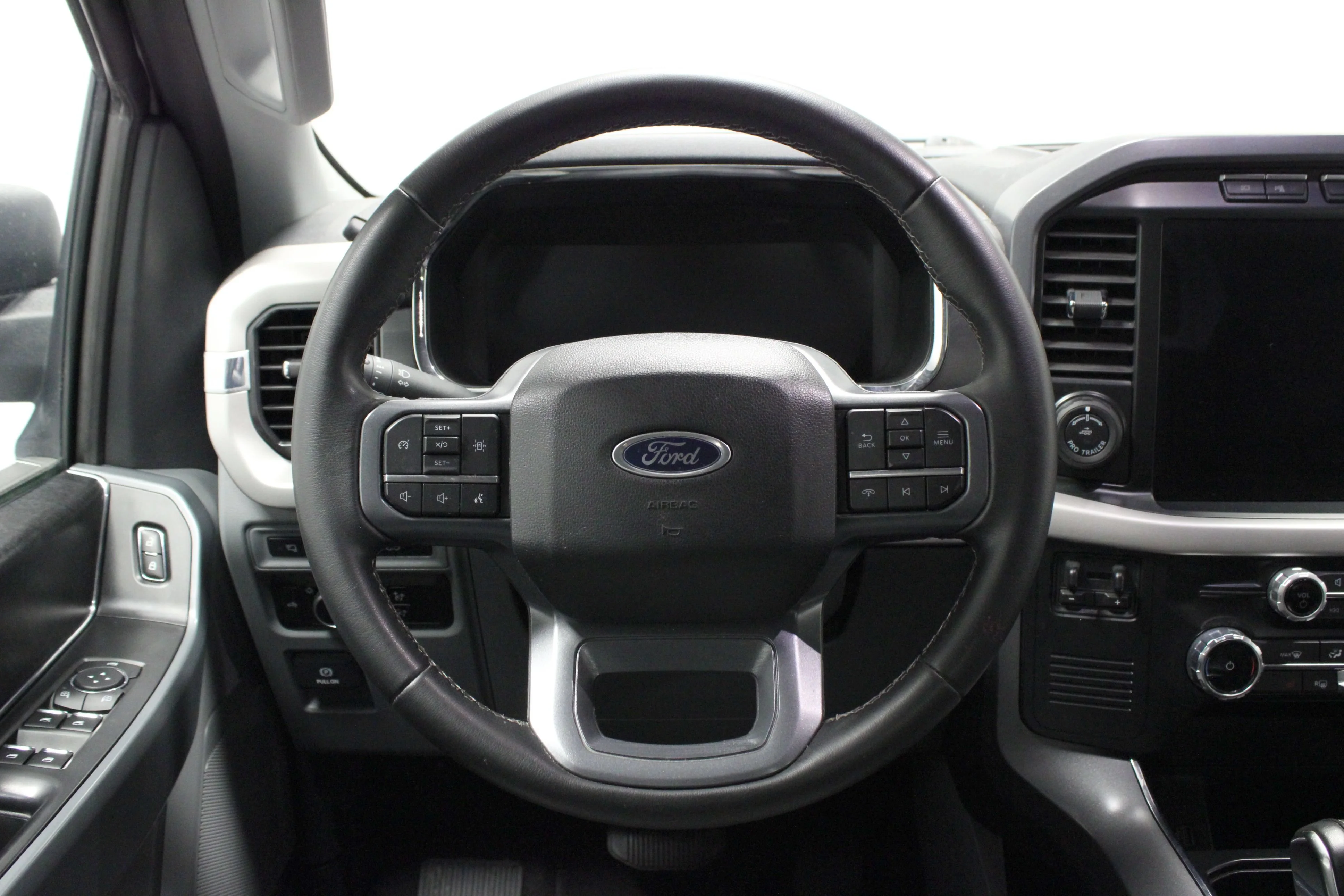 Used 2023 Oxford White Ford XLT image 23