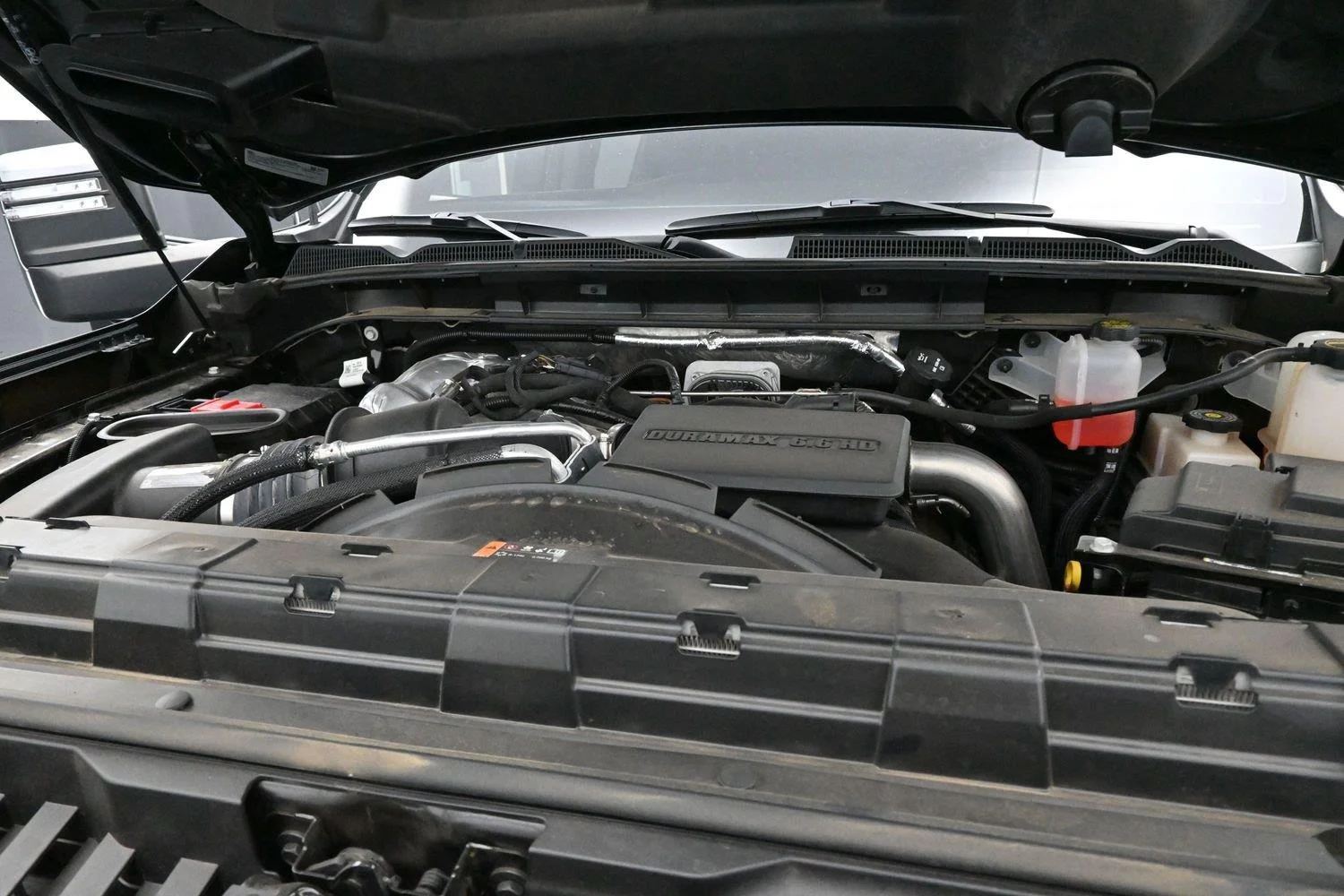 Used 2024 Onyx Black GMC Denali image 33
