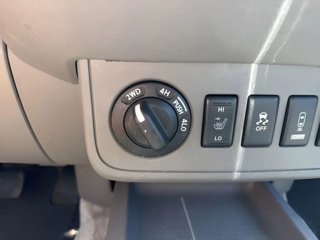 Used 2016  Nissan SV image 20