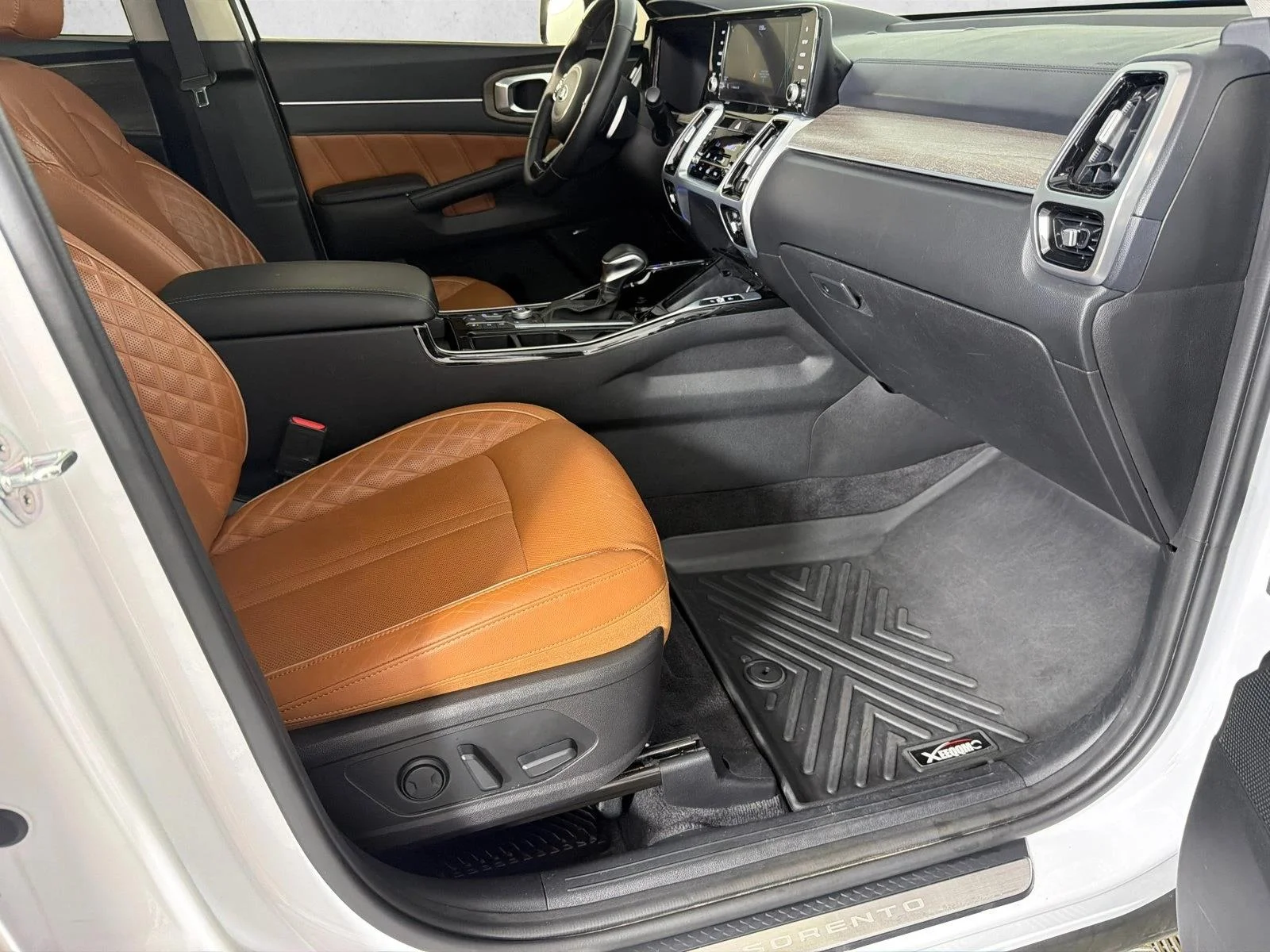 Used 2021 White Kia SX Prestige X-Line image 15