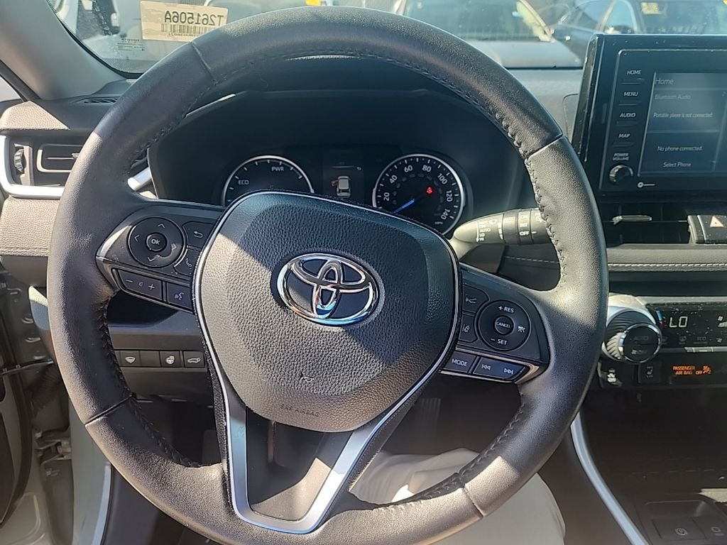 Used 2021  Toyota XLE image 22