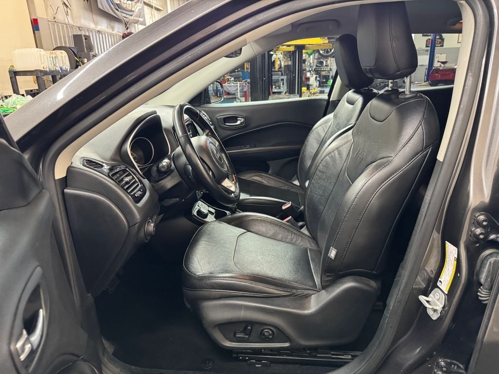 Used 2021 Gray Jeep Limited image 17