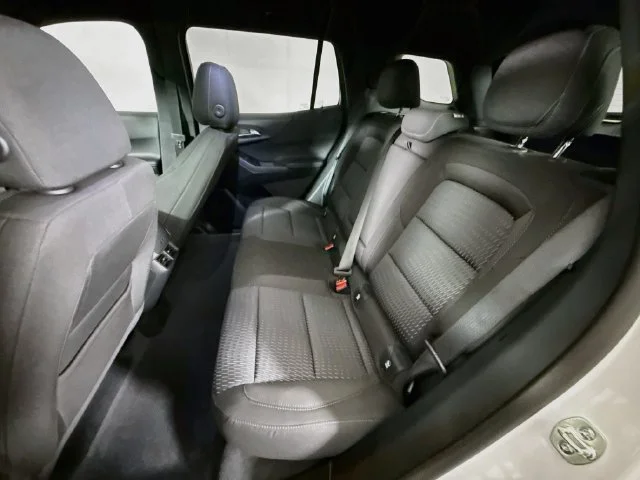 New 2027 Summit White Chevrolet LT image 25